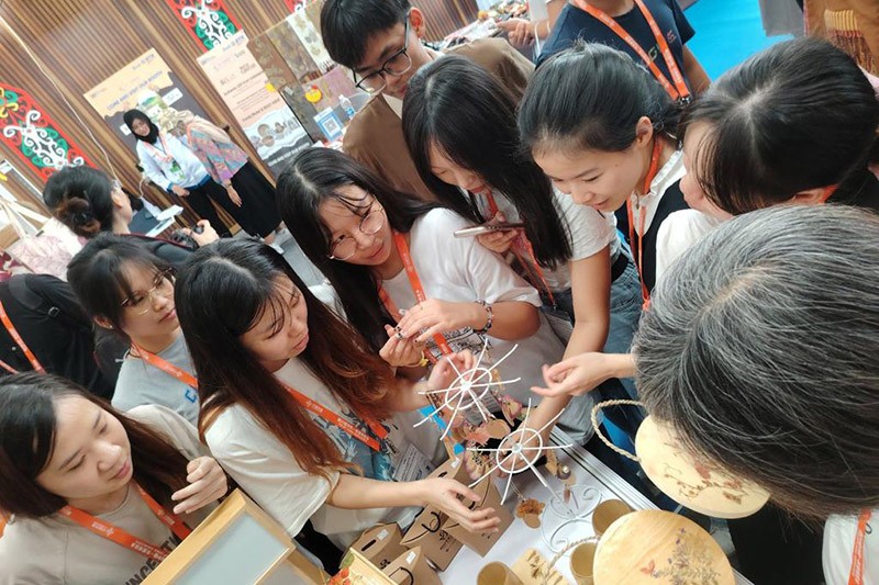 Produk UMKM Binaan Peruri Laku Keras saat Pameran di China - Bagian 3