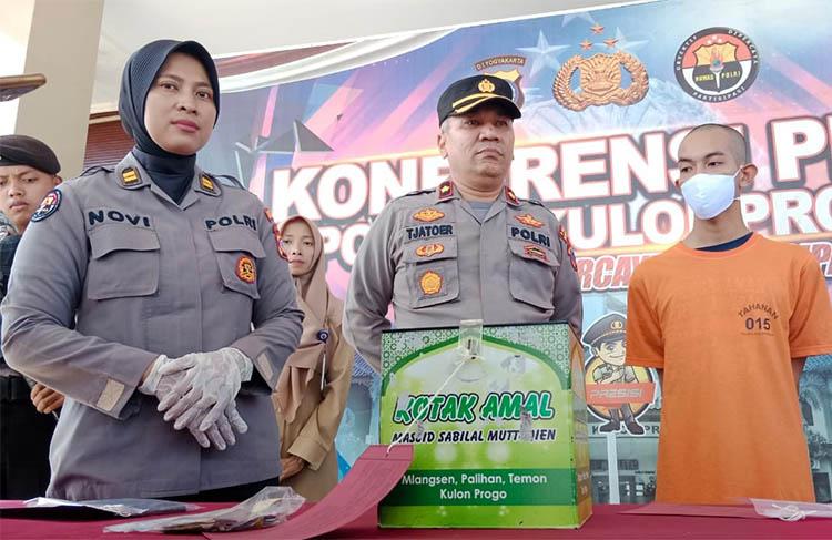 title Terekam CCTV, Pemuda Purworejo Curi Uang Infak Masjid untuk Top Up Dana Game Online Terekam CCTV, Pemuda Purworejo Curi Uang Infak Masjid untuk Top Up Dana Game Online