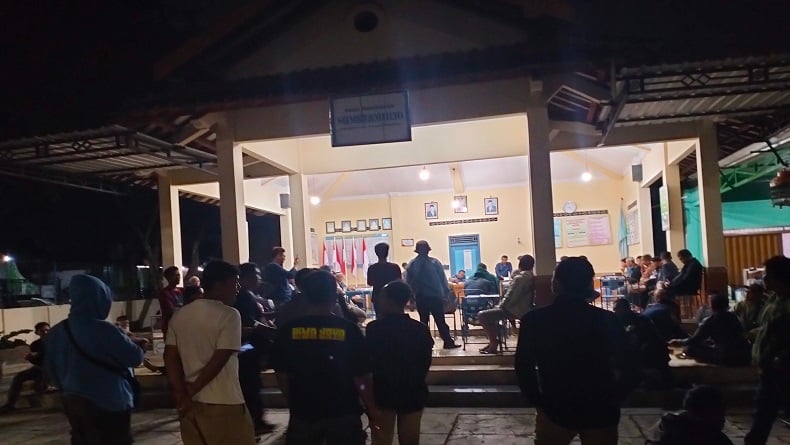 title Diduga Terjerat Kasus Pelecehan hingga Selingkuh, Dukuh di Wonosari Dituntut Mundur Diduga Terjerat Kasus Pelecehan hingga Selingkuh, Dukuh di Wonosari Dituntut Mundur
