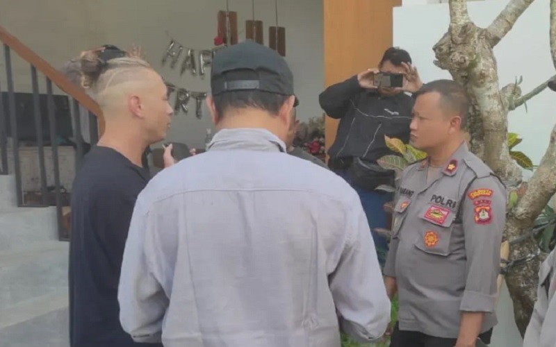 Atlet Rusia Keluyuran di Jalan Tanpa Pakaian, Ngaku Punya Penyakit Tidur Berjalan