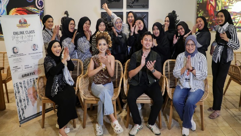 1.000 Perempuan Ikut Kelas Online Tata Rias dan Strategi Berbisnis Jasa