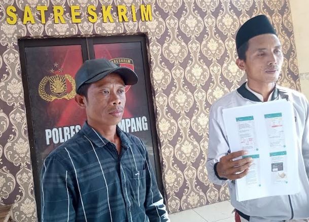 Klik Link di WhatsApp, Warga Sampang Tertipu Jutaan Rupiah