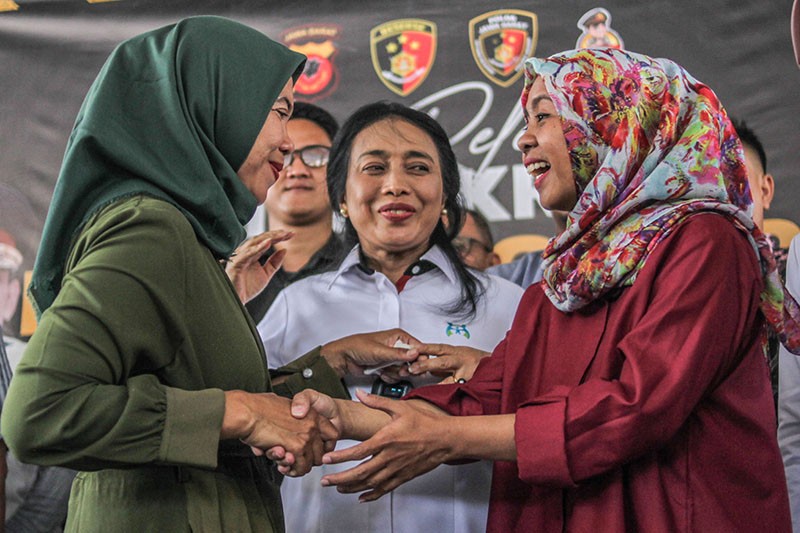 Ekspresi Bahagia 2 Ibu Terima Bayi Tertukar di Bogor - Bagian 1