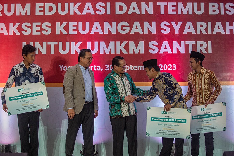 OJK Dorong Peningkatan Literasi dan Inklusi Keuangan Syariah - Bagian 2