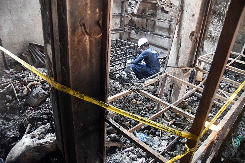 Mabes Polri Olah TKP Kebakaran Pasar Leuwiliang yang Hanguskan 1.580 Lapak - Bagian 1