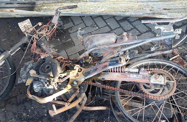 Kebakaran Garasi Bus di Bantul, 2 Motor dan 1 Mobil Hangus Terbakar