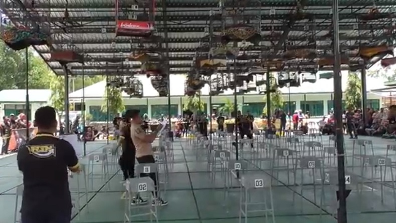 Kontes Seru, Ratusan Pencinta Burung Kicau Perebutkan Piala Dandim 1014 Pangkalan Bun