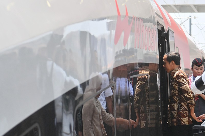 Presiden Jokowi Resmikan Kereta Cepat Whoosh - Bagian 1