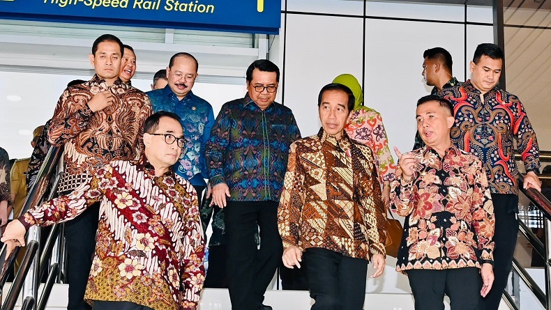 Pemerintah Pastikan UMKM Bakal Dapat Bagian dari Kereta Cepat Whoosh 