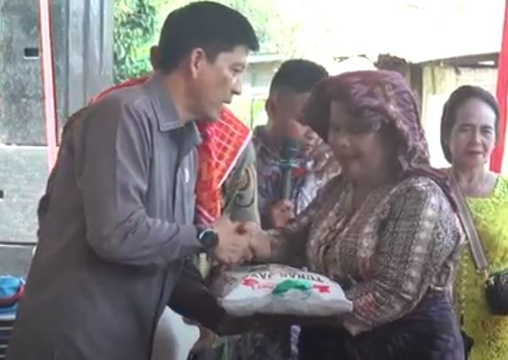 Bacaleg DPR Partai Perindo Bagikan Sembako ke Warga Kurang Mampu di Deliserdang