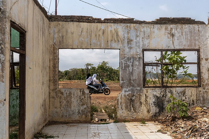 4 Sekolah Digusur Pembangunan Tol Serang-Panimbang, Belum Ada Bangunan Pengganti - Bagian 3
