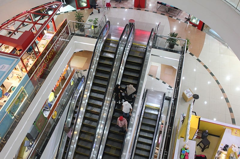 Suasana Plaza Atrium Senen Dijual - Bagian 2