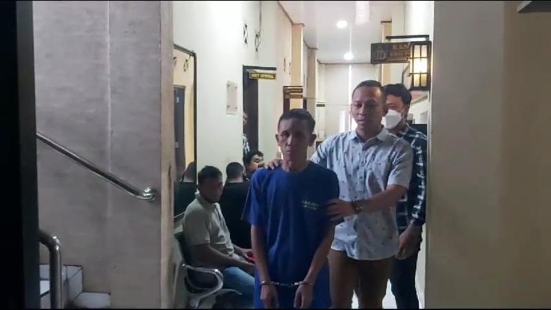 title Mengaku Polisi, Kakek di Tegal Begal Motor Tertangkap Basah lalu Dihajar Massa Mengaku Polisi, Kakek di Tegal Begal Motor Tertangkap Basah lalu Dihajar Massa