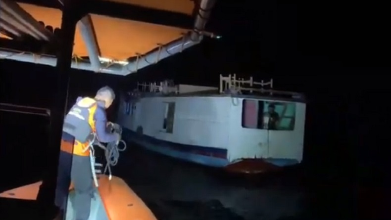 Kapal Angkut 15 Nakes Mati Mesin di Perairan Laonti Konawe Selatan, Terombang-ambing 5 Jam