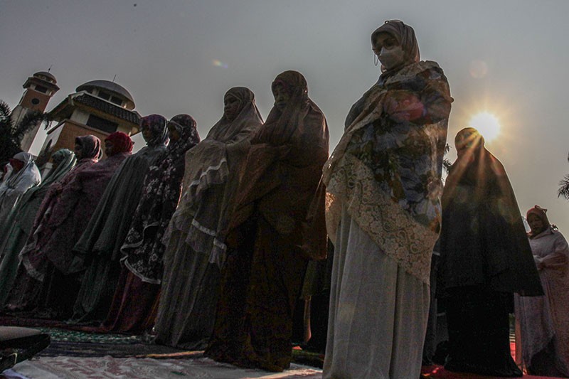 Warga Depok Sholat Istisqa Meminta Hujan kepada Allah SWT - Bagian 2