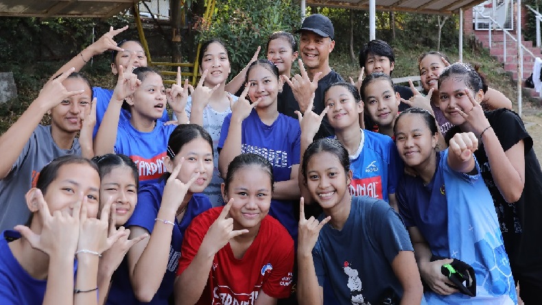Keliling Bandung di Pagi Hari, Ganjar Sapa Warga dan Sarapan Kupat Tahu