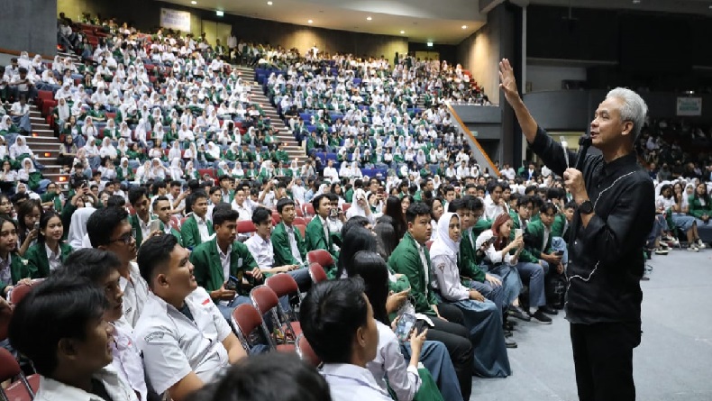 Kepada Mahasiswa Baru Unpas, Ganjar Pranowo: Kalian Harus Adaptif, Tak Boleh Menyerah