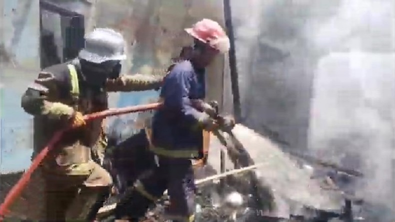 Penghuni Pergi ke Hajatan Tinggalkan Tungku Nyala, 2 Rumah di Garut Ludes Terbakar 