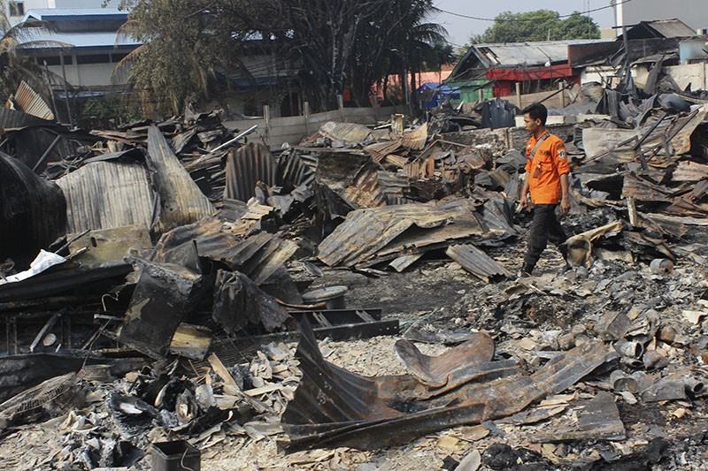 Sisa Kebakaran 124 Rumah Semi Permanen di Kebayoran Lama Jakarta - Bagian 1