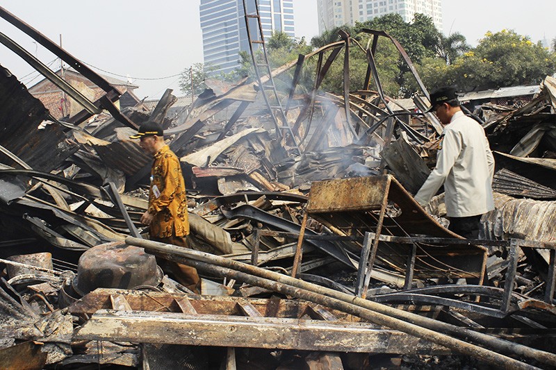 Sisa Kebakaran 124 Rumah Semi Permanen di Kebayoran Lama Jakarta - Bagian 2