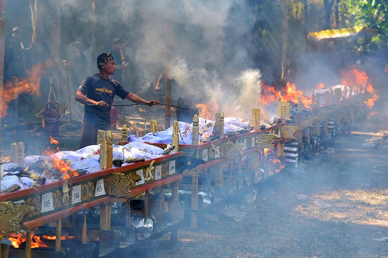 Ngaben Massal, 111 Jasad Dikremasi di Bali - Bagian 1
