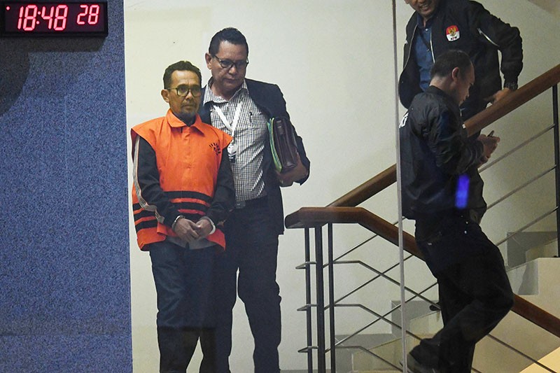 Baru Selesai Menjabat, Wali Kota Bima Periode 2018-2023 Ditahan KPK - Bagian 2