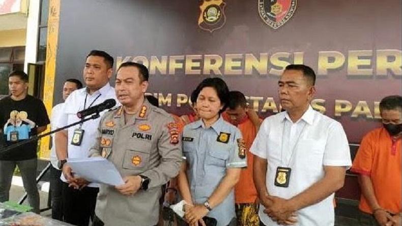title Polisi Bongkar Sindikat Pencurian Modus Ganjal ATM di Palembang, 5 Orang Ditangkap Polisi Bongkar Sindikat Pencurian Modus Ganjal ATM di Palembang, 5 Orang Ditangkap