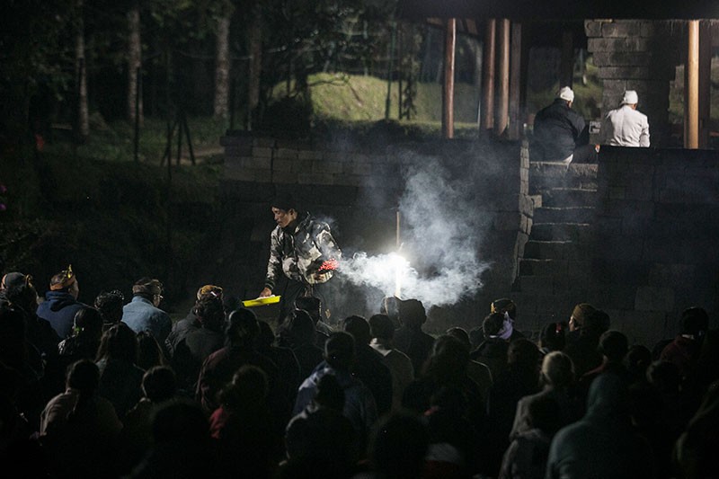 Warga Jateng Doa Bersama agar Terhindar Musibah Kebakaran Gunung Lawu - Bagian 2
