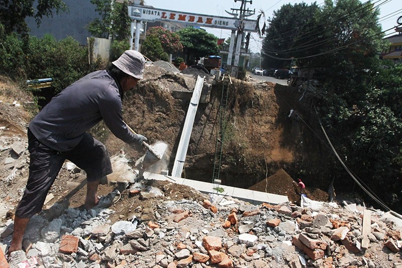 Dana Swadaya Masyarakat Terkumpul Rp3 M untuk Bangun Jembatan Lembah Dieng - Bagian 1