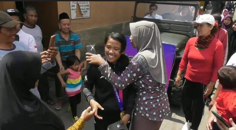 Pulang Kampung, Atlet Peraih Emas Asian Games Disambut Haru Keluarga dan Warga Temanggung