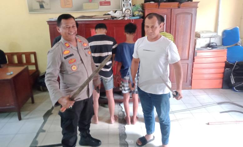 title 2 Kelompok Pemuda di Jambi Nyaris Tawuran, 4 Orang Diamankan 2 Kelompok Pemuda di Jambi Nyaris Tawuran, 4 Orang Diamankan