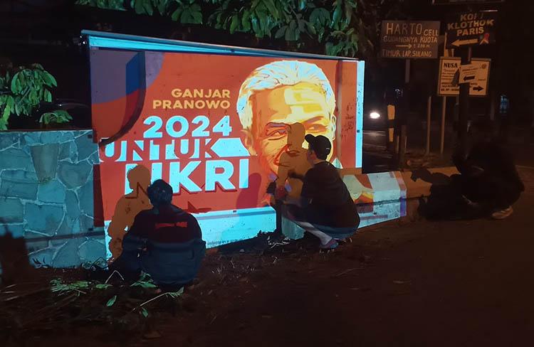 Keren! Pemuda di Bantul Kenalkan Capres Ganjar Pranowo Lewat Seni Mural