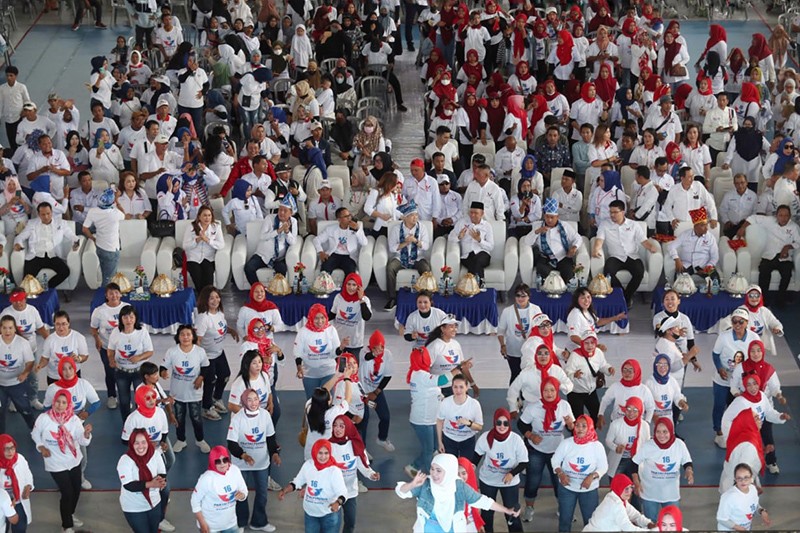 Ketum Partai Perindo Orasi Bakar Semangat Ribuan Kader DPRT Palu - Bagian 4