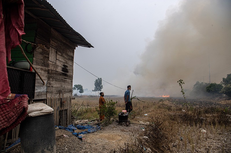 Kebakaran Lahan di Ogan Ilir Mendekati Permukiman Warga - Bagian 2