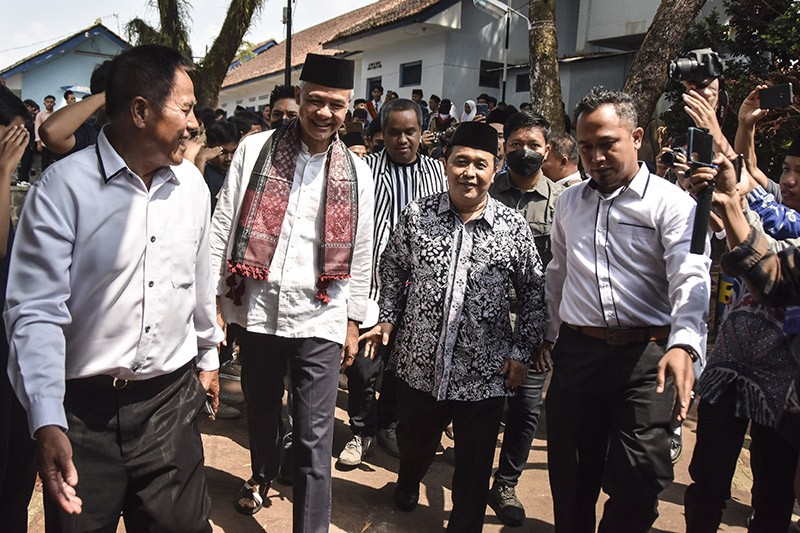 Ganjar Pranowo Silaturahmi dengan Santri Pondok Pesantren Darussalam Ciamis - Bagian 3