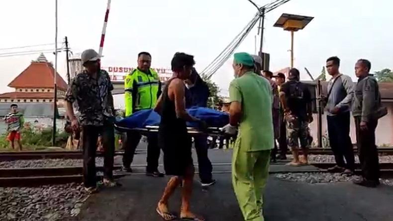 Kecelakaan Hari Ini di Lamongan, Pemotor Tewas Tertabrak Kereta Api usai Terseret 100 Meter