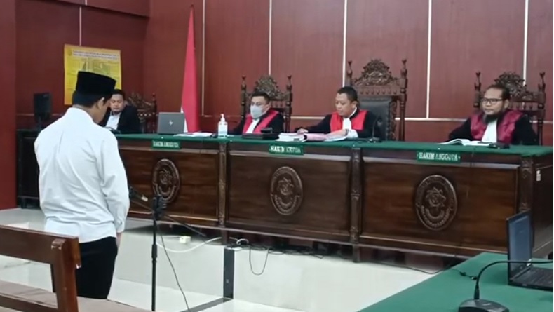 title Pembunuh Mantan Pacar dengan Kloset Divonis 15 Tahun Penjara, Keluarga Korban Kecewa Pembunuh Mantan Pacar dengan Kloset Divonis 15 Tahun Penjara, Keluarga Korban Kecewa
