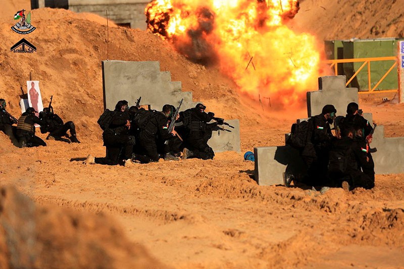 Mirip Game PUBG, Begini Hamas Menyerang Israel dari Udara dengan Paralayang - Bagian 4