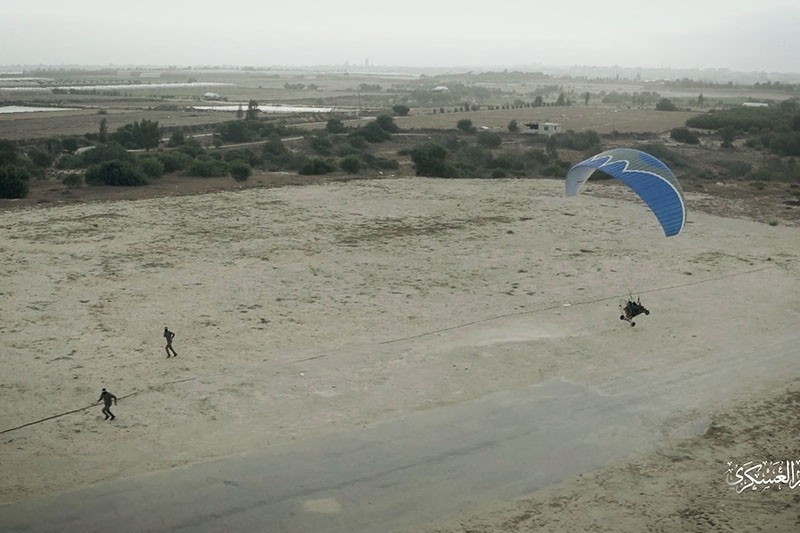 Mirip Game PUBG, Begini Hamas Menyerang Israel dari Udara dengan Paralayang - Bagian 2