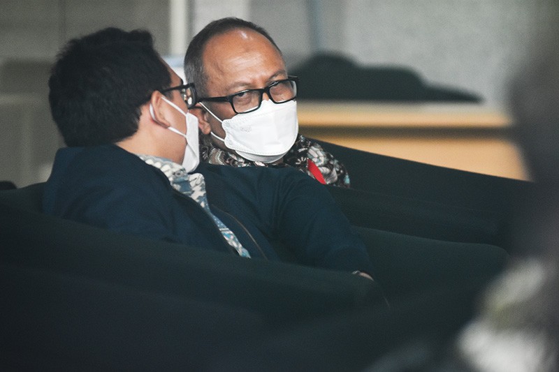 Sekjen Kementerian Pertanian Kembali Diperiksa KPK - Bagian 1