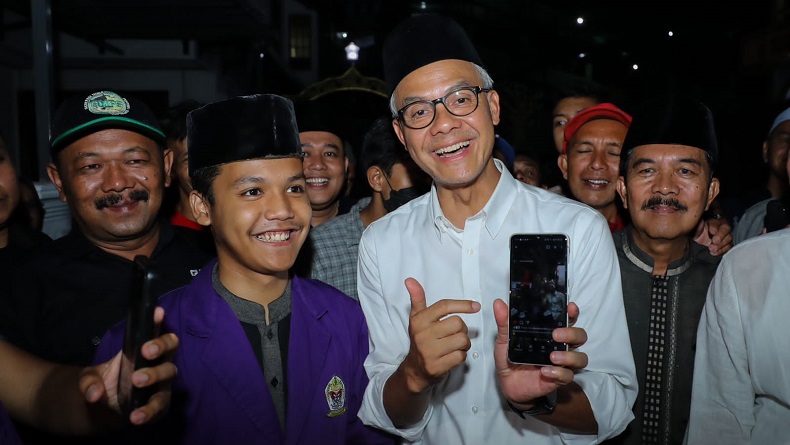 Momen Ganjar Bertemu Santri Ponpes Suryalaya Tasikmalaya yang Pernah Jumpa saat Masih Kecil
