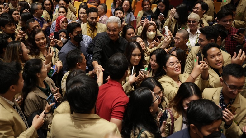 Bangga dan Kagum, Ganjar Pranowo Ajak 4 Mahasiswa Unpar Jadi Tim Sukses Pemilu 2024