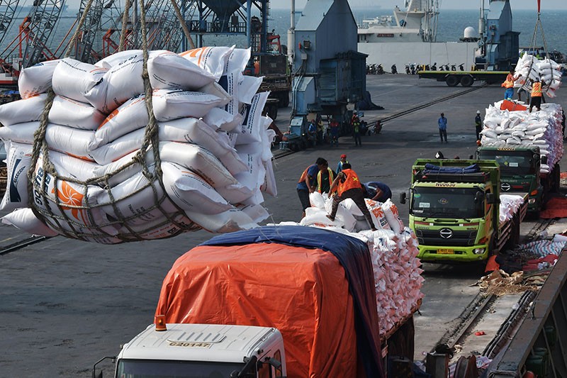 24.000 Ton Beras Impor dari Berbagai Negara Tiba di Tanjung Priok - Bagian 3