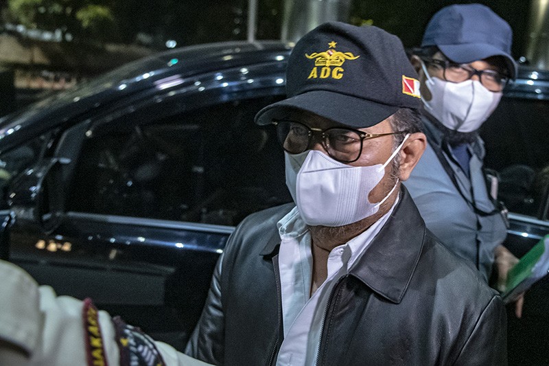 Dijemput Paksa KPK, Syahrul Yasin Limpo Diborgol  - Bagian 3