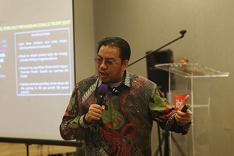 Denny JA: Politisi Harus Lebih Rileks Menilai Survei Pilpres - Bagian 1