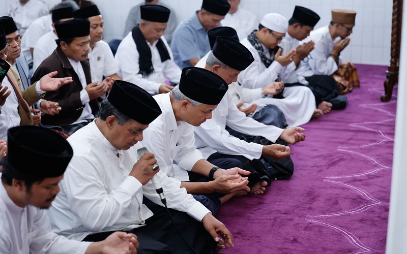 Ganjar Silaturahmi ke Ponpes Cipasung Tasikmalaya, Kiai dan Ulama: Tetap Rendah Hati jika Jadi Presiden