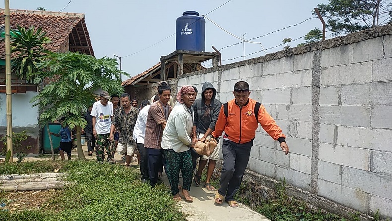 Warga Cicantayan Sukabumi Terpeleset Jatuh ke Sumur, Selamat Berkat Teriakan Anak