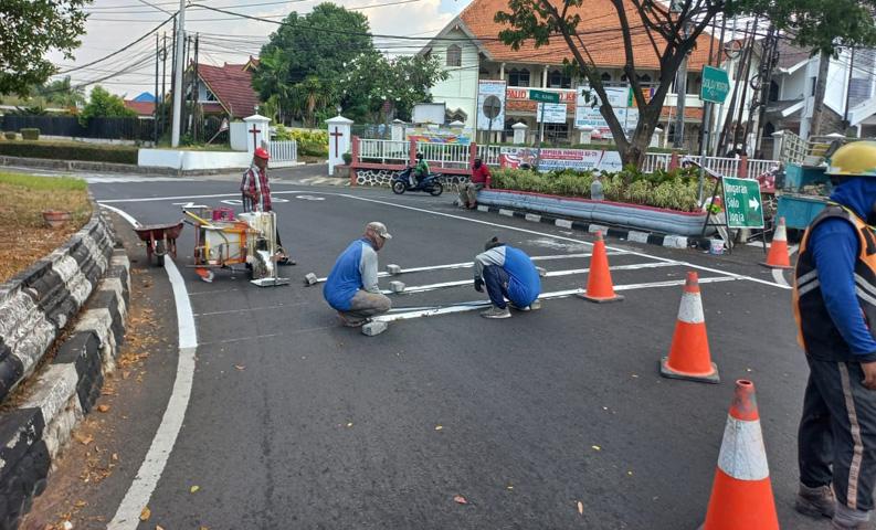  Warga Keluhkan Balap Liar, Pemkot Semarang Pasang Pita Kejut