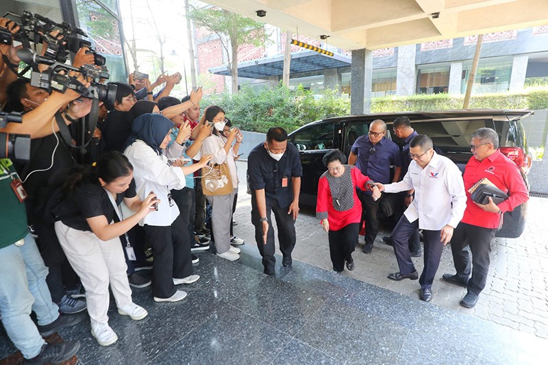 Disambut HT, Megawati Hadiri Rapat bersama Ketum Parpol Pendukung Ganjar - Bagian 1