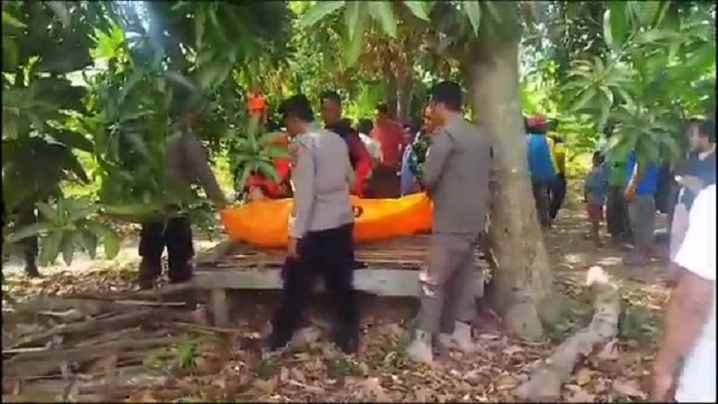 title Diduga gegara Perahu Bocor, Pasutri Tewas Tenggelam di Sungai Cimanuk Majalengka Diduga gegara Perahu Bocor, Pasutri Tewas Tenggelam di Sungai Cimanuk Majalengka